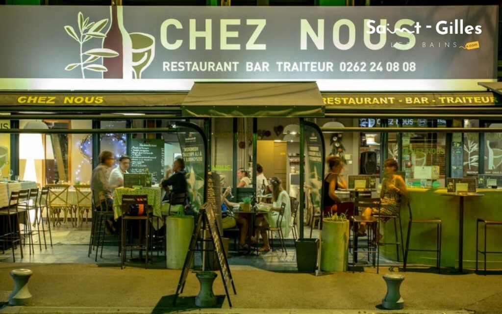 Façade du restaurant bar : Le Chez Nous à Saint-Gilles Les Bains