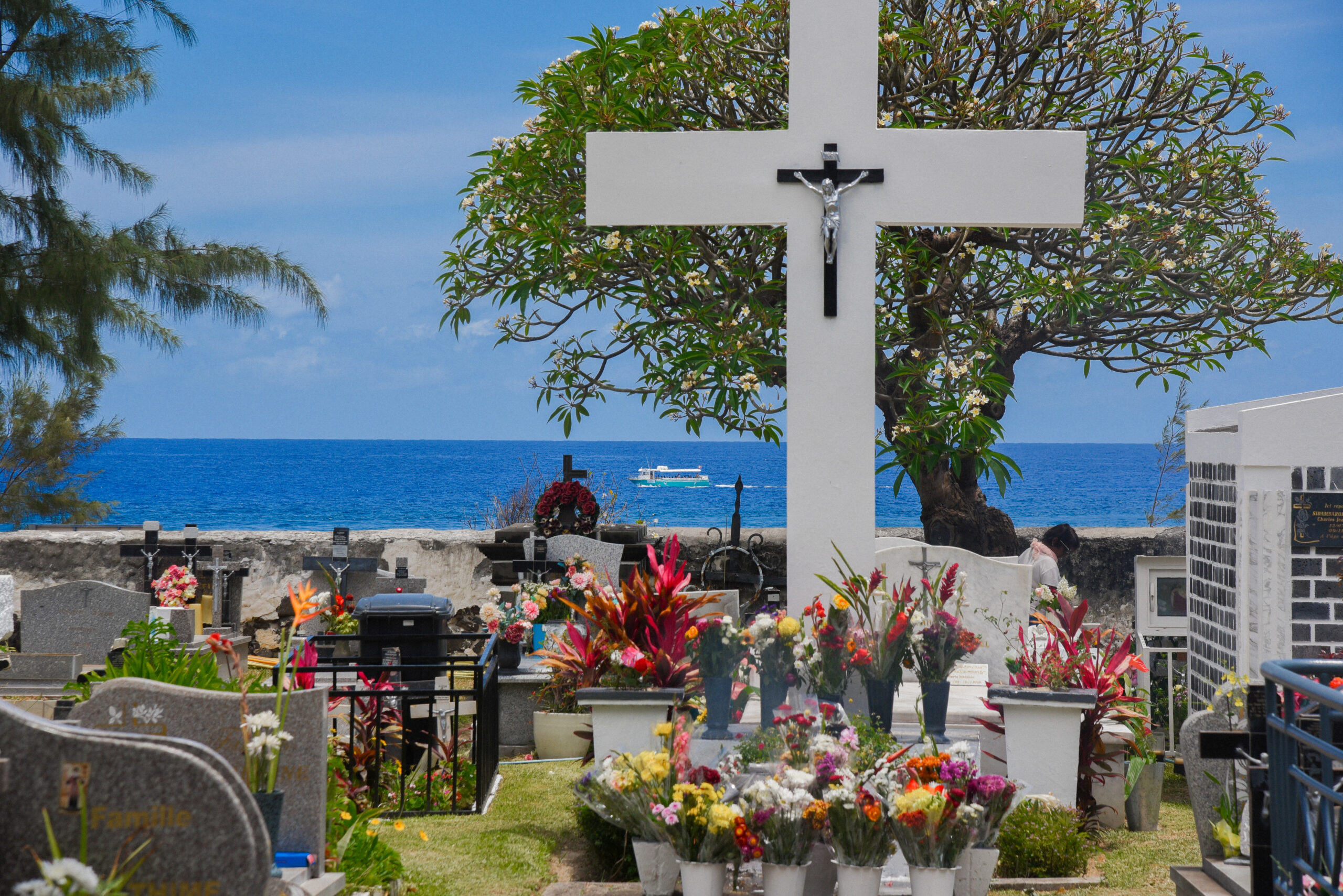 Présentation du cimetière de Saint-Gilles les Bains